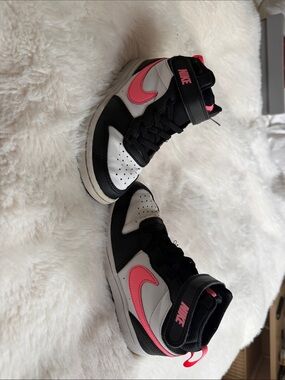 Nike Kids High-Top Sneakers in Black, White & Pink
